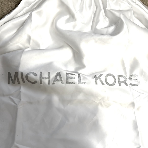 Michael Kors XL Silky Dustbag - Picture 4 of 4